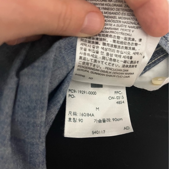 Women’s Levi’s Denim Jacket - Picture 2 of 5